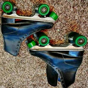 Size 7 womens roller derby skates